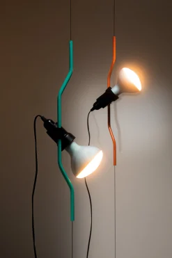 Hot Lampadaire Parentesi 50 Metal Bleu / Branchement Secteur - Reedition 1971 - Unisexe Luminaires Iconiques