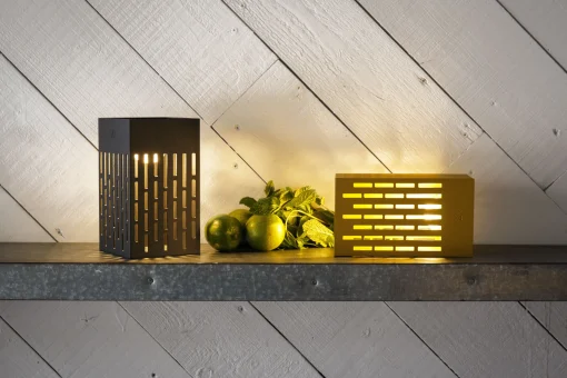 Best Lampe Solaire D'extérieur La Lampe Pose 04 Metal Jaune Metal Jaune / Led - Hybride & Connectee - Unisexe Led