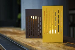 Best Lampe Solaire D'extérieur La Lampe Pose 04 Metal Jaune Metal Jaune / Led - Hybride & Connectee - Unisexe Led