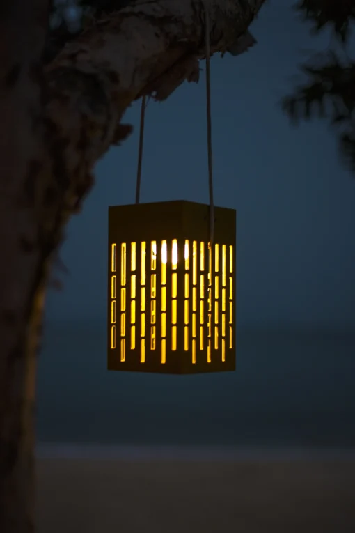 Best Lampe Solaire D'extérieur La Lampe Pose 04 Metal Jaune Metal Jaune / Led - Hybride & Connectee - Unisexe Led