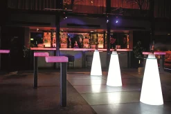 Best Sale Mange-Debout Lumineux Peak Verre Plastique Blanc / O 70 X H 120 Cm - Unisexe Tables Hautes Et Bars D'extérieur