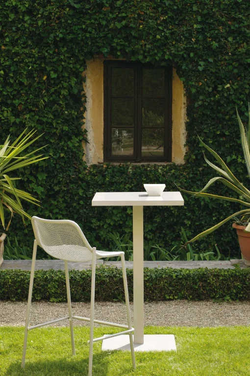 Shop Mange-Debout Round Metal- Unisexe Tables Hautes Et Bars D'extérieur