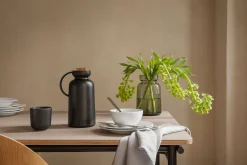 Hot Pichet Isotherme Silhouette Plastique/ 1 L - Bouchon Chene - Unisexe Carafes Et Décanteurs