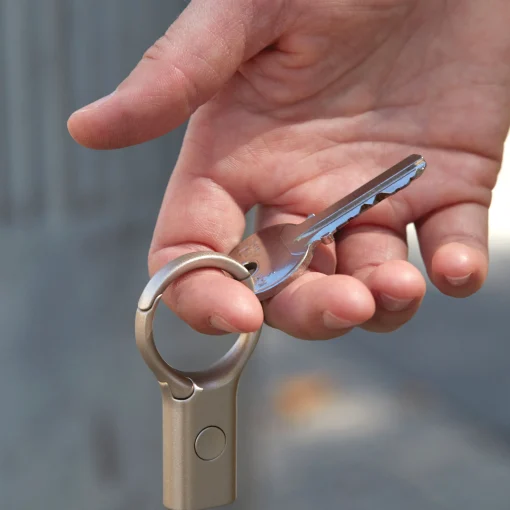 Shop Porte-Cles Nomaday Light Or Metal / Mini Torche Led - Recharge Usb - Unisexe Objets Connectes Accessoires High Tech