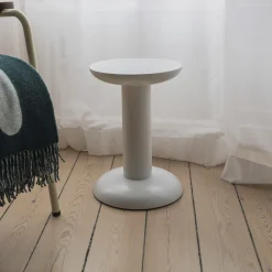 Cheap Table D'Appoint Thing Metal Rouge / Tabouret - By George Sowden / Alu Recycle - Unisexe Tabourets D'extérieur