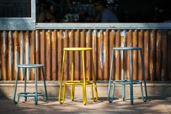 Store Tabouret De Bar Huggy Metal Jaune / H 65 Cm - Aluminium - Unisexe Tabourets De Bar D'extérieur