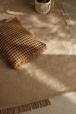 Hot Tapis D'extérieur Hem Rectangular Medium  Beige / 140 X 200 Cm - Bouteilles Plastique Recyclees - Unisexe Poufs Coussins Tapis D'extérieur